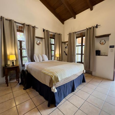 Hotel Cacique Real Antigua ภายนอก รูปภาพ