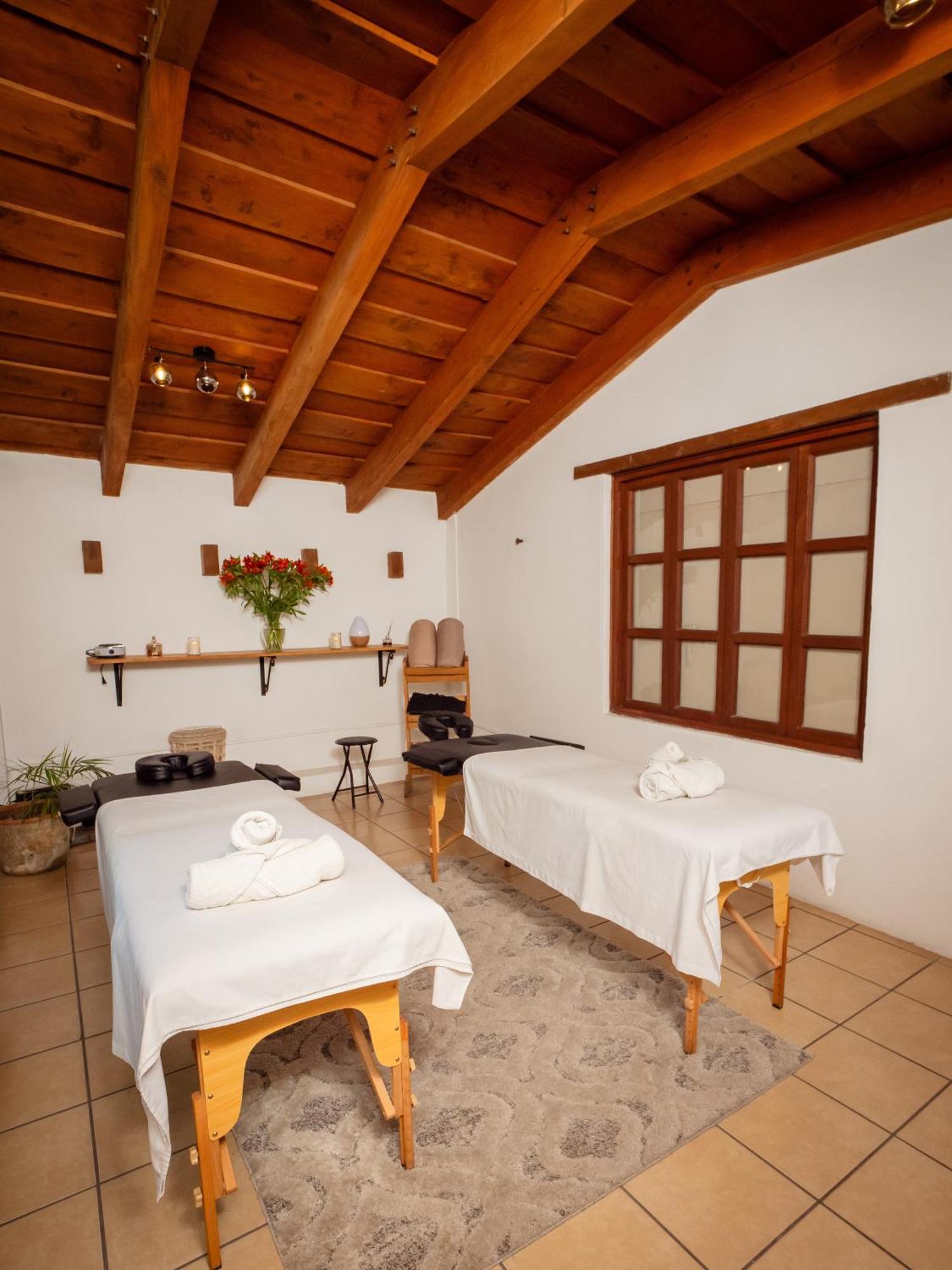 Hotel Cacique Real Antigua ภายนอก รูปภาพ