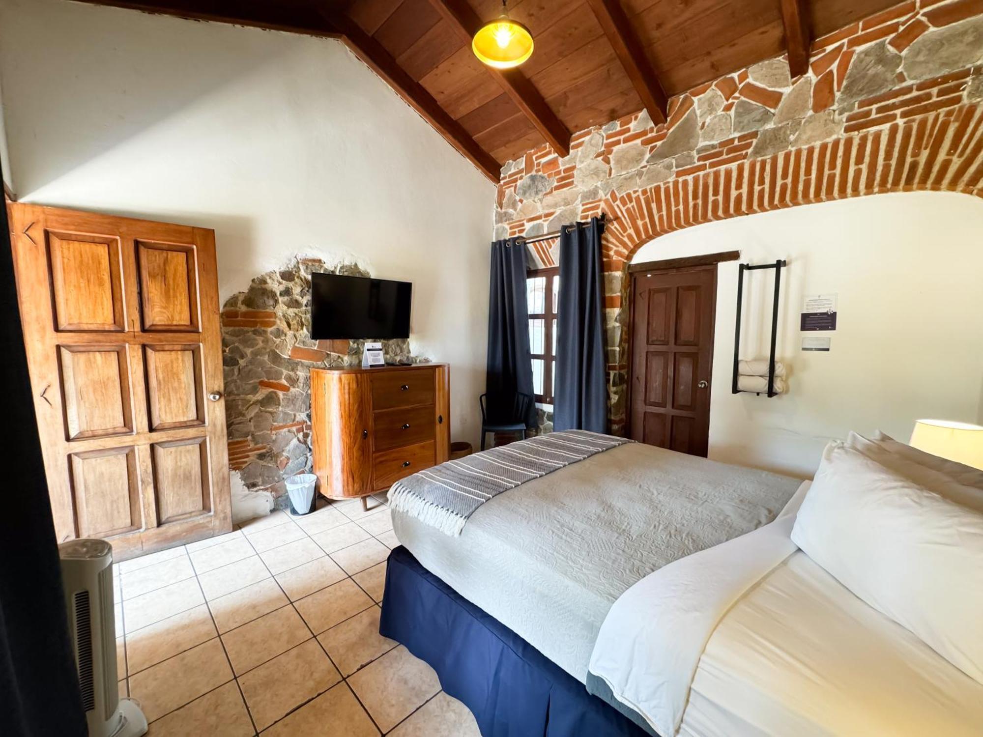 Hotel Cacique Real Antigua ภายนอก รูปภาพ