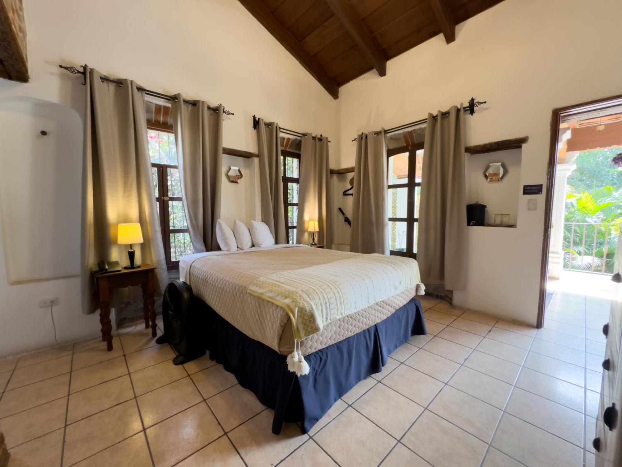Hotel Cacique Real Antigua ภายนอก รูปภาพ